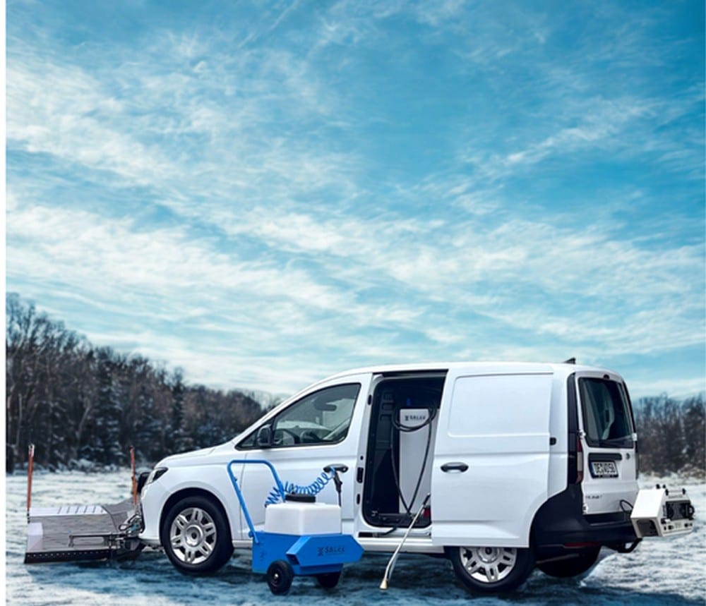 Rontex Ford Transit mit Schneeschild